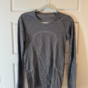 Lululemon Athletica Charcoal Long Sleeve Top